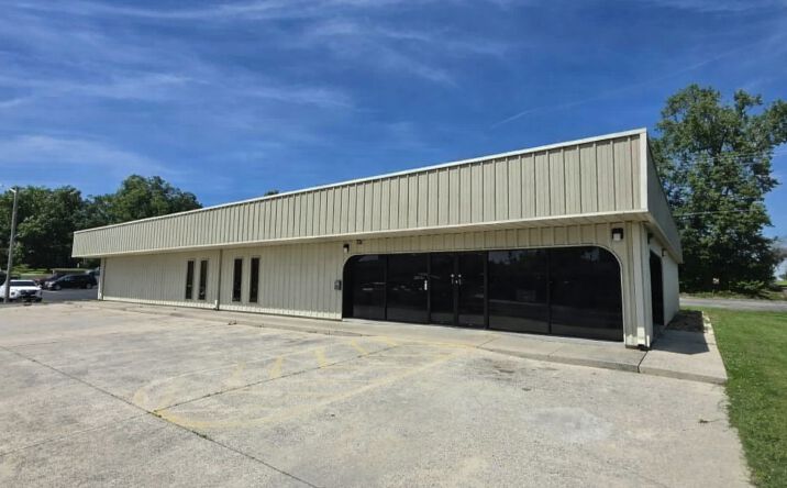 Pictures of Retail, Office, Special Purpose property located at 405 SE 3rd St, Cullman, AL 35055 for lease - image #1