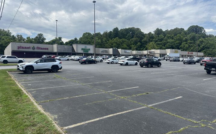 Pictures of Retail property located at 2646 Greensboro Road, Martinsville, VA 24112 for lease - image #1