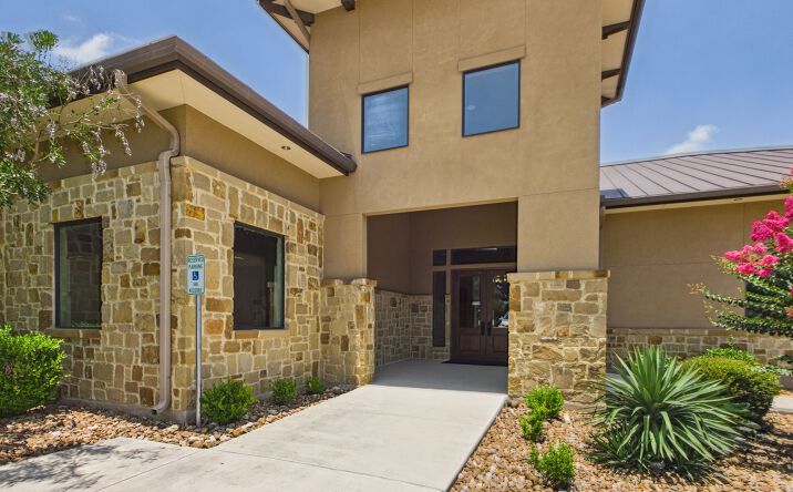 Pictures of Office property located at 19243 Farm to Market Road 2252, Garden Ridge, TX 78266 for lease - image #1