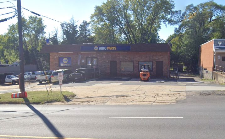 Pictures of Retail property located at 8701 Lee Highway, Fairfax, VA 22031 for lease - image #1
