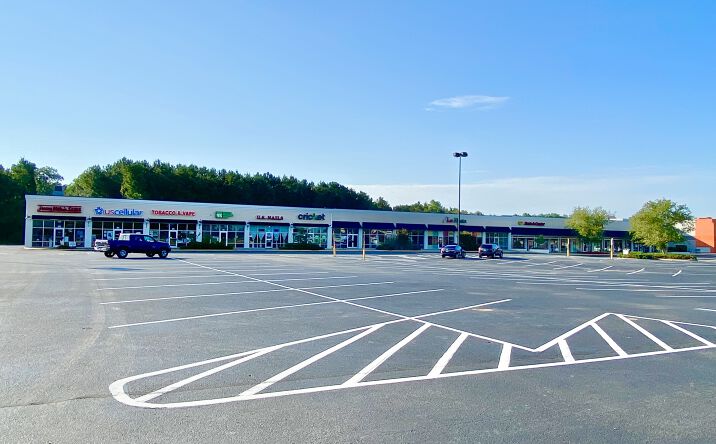 Pictures of Retail, Restaurant property located at 110 RIVER OAKS DR, TARBORO, NC 27886 for lease - image #1
