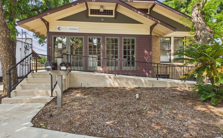 Pictures of Office property located at 524 S. Seguin Ave., New Braunfels, TX 78130 for lease - image #1