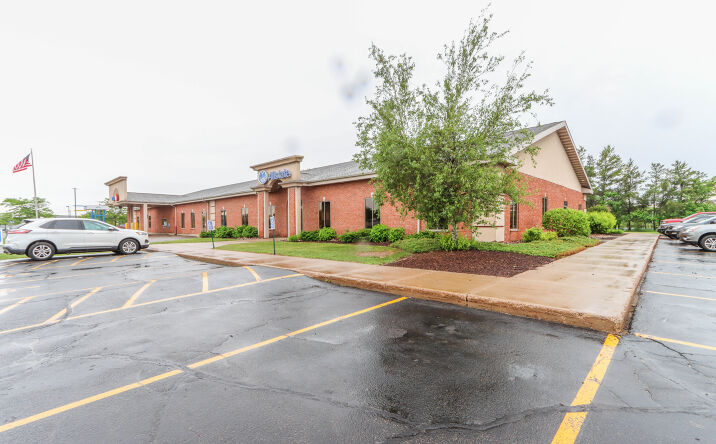 Pictures of Retail, Office, Restaurant property located at 10208 PARK PLZ, ROTHSCHILD, WI 54474-7908 for lease - image #1
