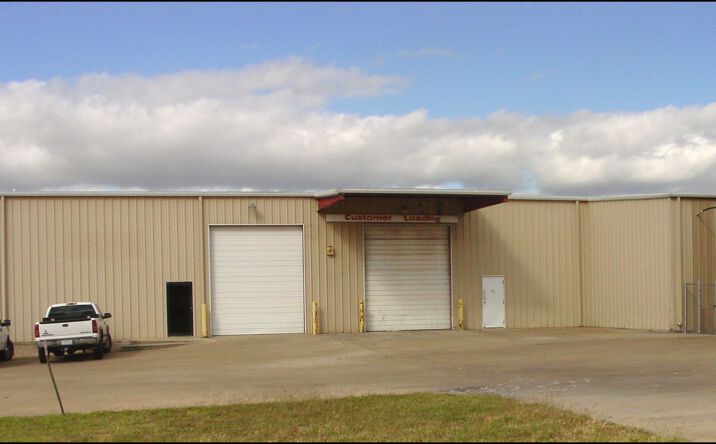 Pictures of Retail, Industrial property located at 130 South General Bruce Drive, Temple, TX 76504 for lease - image #1