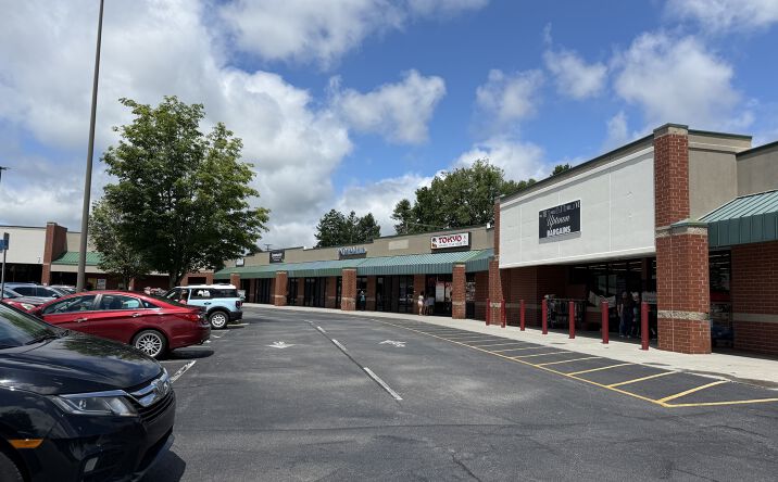 Pictures of Retail property located at 845 VILLAGE BLVD, ABINGDON, VA 24210 for lease - image #1