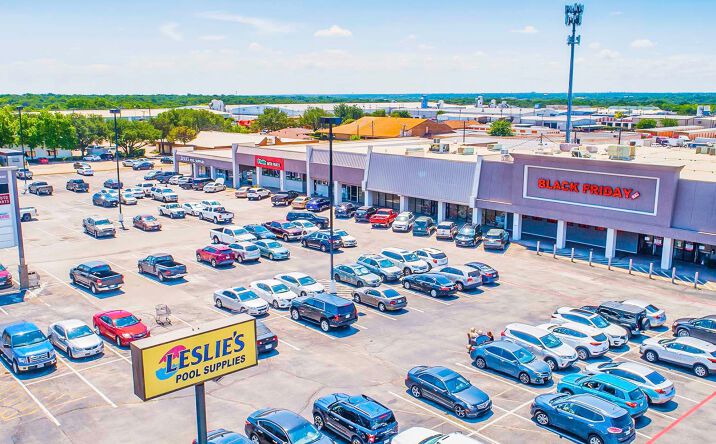 Pictures of Retail property located at 702 West Wheatland Road, Duncanville, TX 75116 for lease - image #1