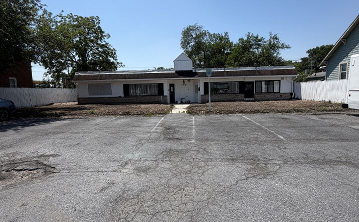 Pictures of Retail property located at 308 COMPTON AVE, LAUREL, MD 20707-4330 for lease - image #1