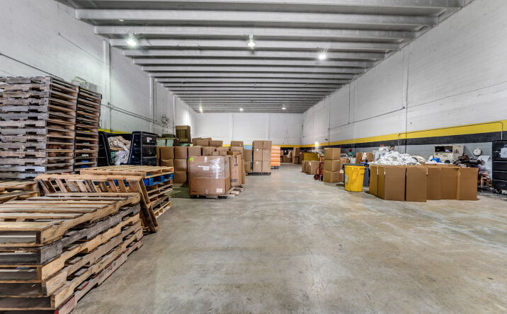 Pictures of Retail, Industrial property located at 2100 NW 102ND PL, DORAL, FL 33172 for lease - image #1