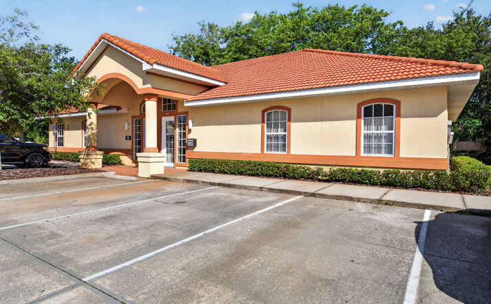 Pictures of Office property located at 1275 W GRANADA BLVD, ORMOND BEACH, FL 32174-8105 for lease - image #1