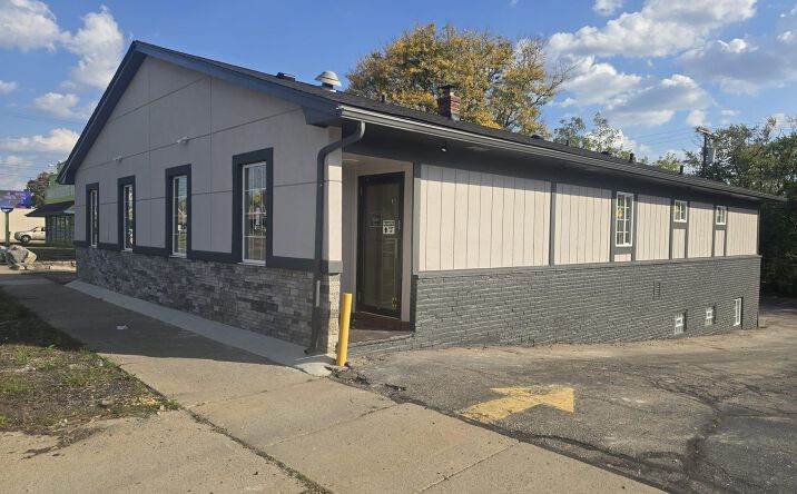 Pictures of Office, Retail, Industrial property located at 1095 W Huron Street, Waterford, MI 48328 for lease - image #1