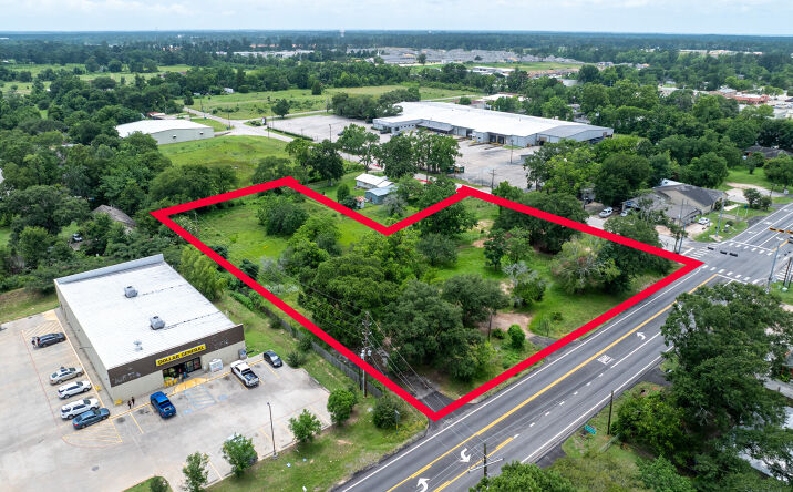Pictures of Retail, Land property located at 308 E Powell St, WILLIS, TX 77378 for lease - image #1