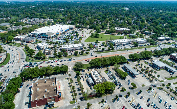 Pictures of Retail property located at 6215 HWY 6, Missouri City, TX 77459 for lease - image #1