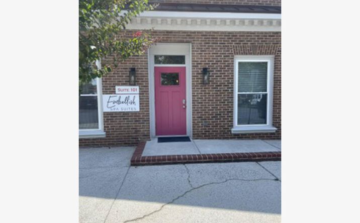 Pictures of Retail property located at 20721 Torrence Chapel Rd, Suite 101, Cornelius, NC 28031 for lease - image #1