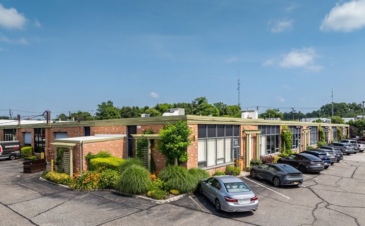 Pictures of Retail, Industrial property located at 260 Newtown Road, Plainview, NY 11803 for lease - image #1