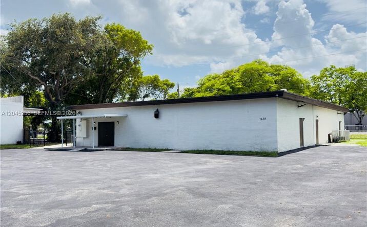 Pictures of Office, Retail, Industrial property located at 1601 S 21st Ave, Hollywood, FL 33020 for lease - image #1