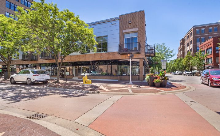 Pictures of Retail property located at 306 South Kalamazoo Mall, Kalamazoo, MI 49007 for lease - image #1