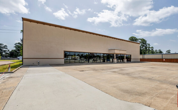 Pictures of Special Purpose, Retail, Restaurant property located at 26214 Interstate 45, Spring, TX 77386 for lease - image #1