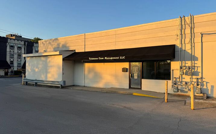 Pictures of Office property located at 4036 Dutchmans Lane, Louisville, KY 40207 for lease - image #1