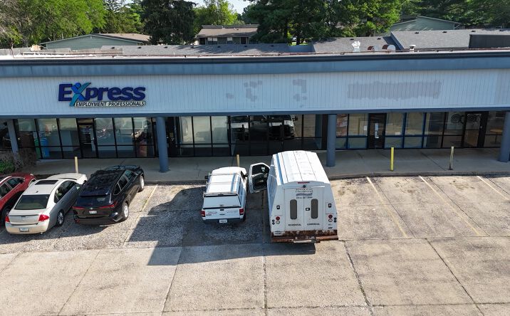 Pictures of Retail property located at 337 E WINSLOW RD, BLOOMINGTON, IN 47401 for lease - image #1