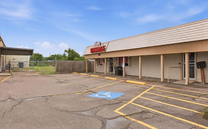 Pictures of Retail, Office, Special Purpose property located at 5885 West Port Arthur Road, Port Arthur, TX 77640 for lease - image #1