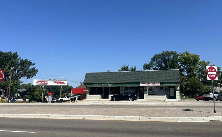 Pictures of Retail, Office property located at 1906 Mt Vernon Rd SE, Cedar Rapids, IA 52403 for lease - image #1