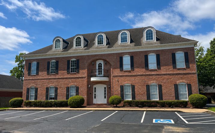 Pictures of Office property located at 6819 Crumpler Blvd, Olive Branch, MS 38654 for lease - image #1