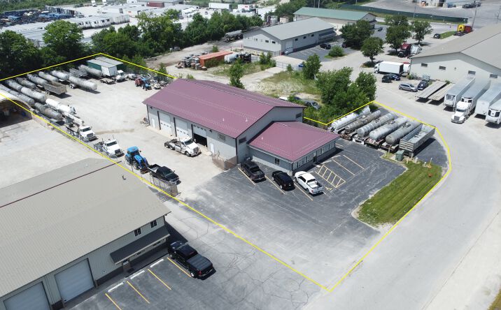 Pictures of Industrial property located at 2126 GOULD CT, ROCKDALE, IL 60436-9531 for lease - image #1