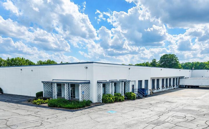 Pictures of Industrial property located at 500 Great Southwest Parkway, Atlanta, GA 30336 for lease - image #1