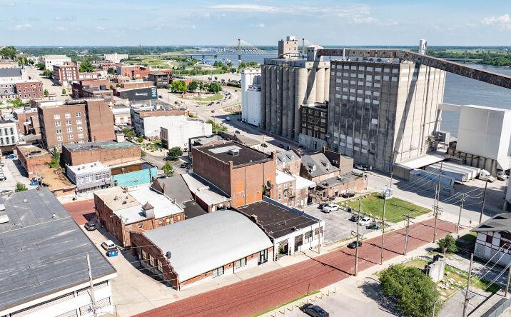Pictures of Retail, Office property located at 309 Wall Street, Alton, IL 62002 for lease - image #1