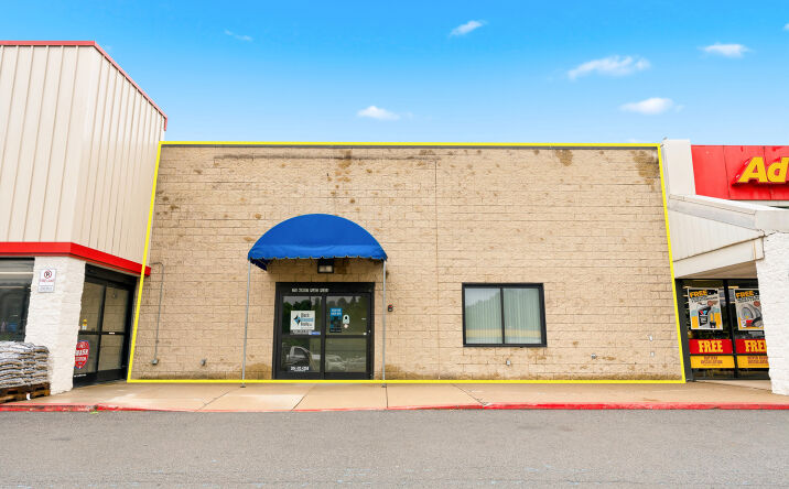 Pictures of Office property located at 378 Market Place Mall, Weston, WV 26452 for lease - image #1