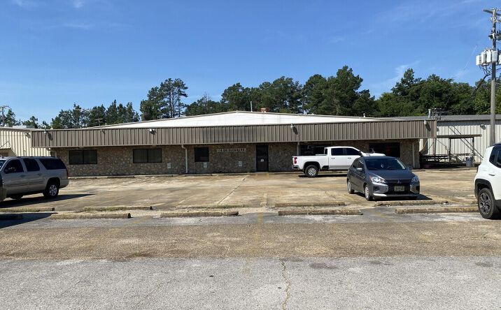 Pictures of Industrial property located at 114 Old Runway Road, Tupelo, MS 38801-7032 for lease - image #1