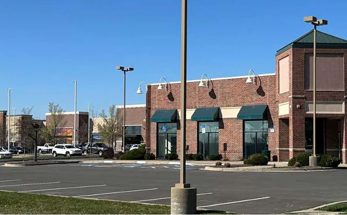 Pictures of Retail property located at 7601 West 119th Street, Overland Park, KS 66213 for lease - image #1