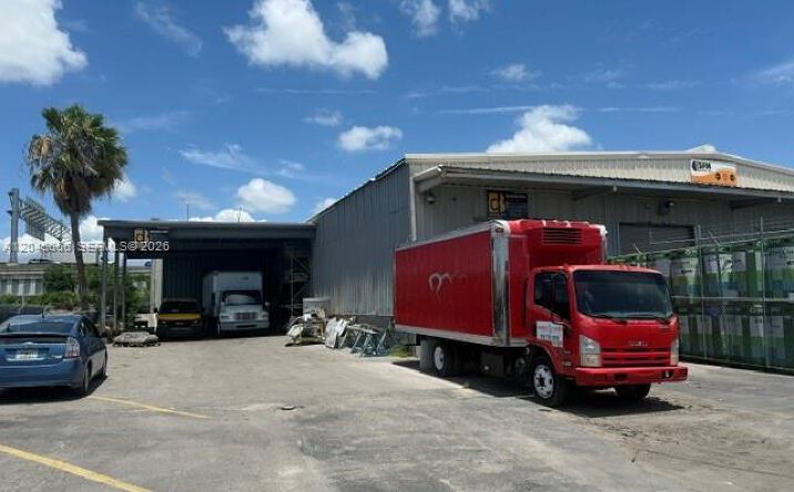 Pictures of Industrial property located at 7500 NW 74th Ave, Medley, FL 33166 for lease - image #1