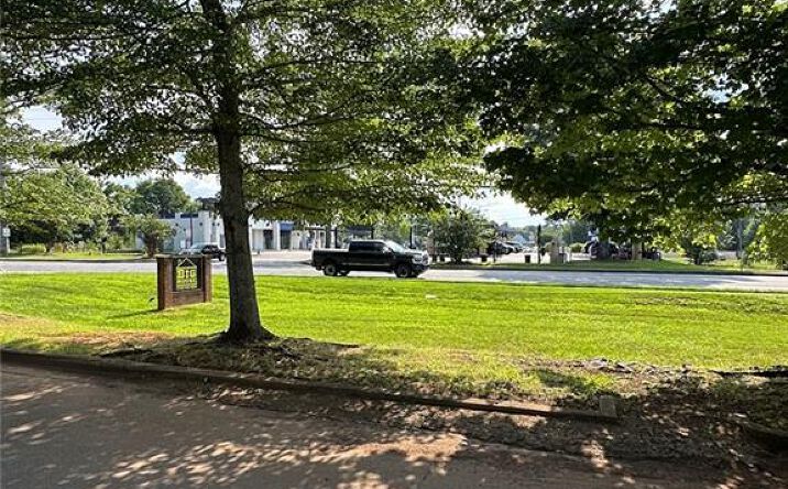 Pictures of Office property located at 1830 Scufflegrit Road, Marietta, GA 30062 for lease - image #1