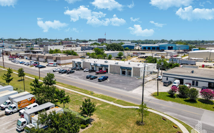 Pictures of Industrial property located at 5410-5422 Schertz Road, San Antonio, TX 78233 for lease - image #1