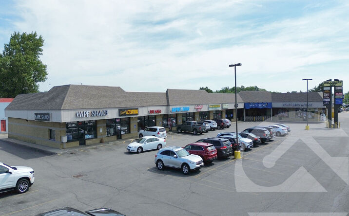 Pictures of Retail property located at 7130 Airport Highway, Holland, OH 43528 for lease - image #1
