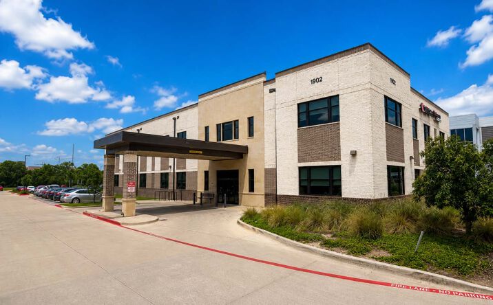 Pictures of Retail, Office property located at 1902 Windsor Place, Fort Worth, TX 76110 for lease - image #1