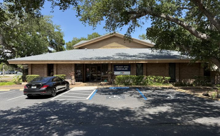 Pictures of Office property located at 6001 21st Avenue West, Bradenton, FL 34209 for lease - image #1