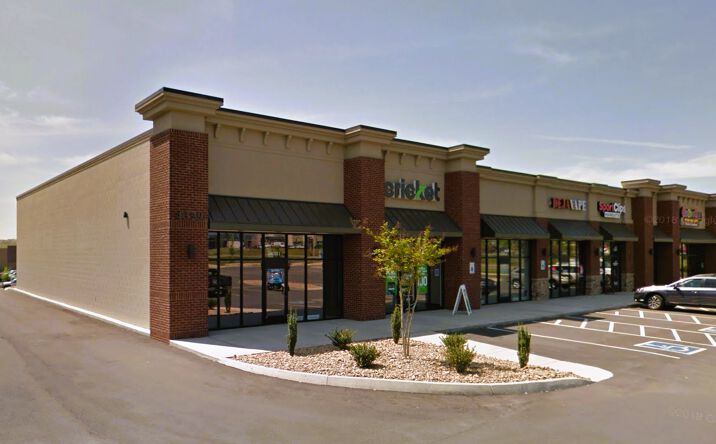 Pictures of Retail, Office, Restaurant property located at 4329 W ANDREW JOHNSON HWY, MORRISTOWN, TN 37814-1171 for lease - image #1