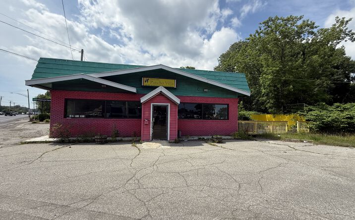 Pictures of Restaurant property located at 164 Pleasant Street, Brunswick, ME 04011 for lease - image #1