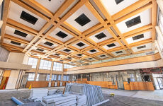 13657253