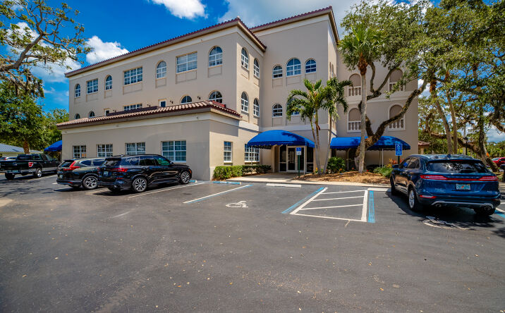 Pictures of Office property located at 1701 Jimmy Buffett Memorial Highway, Vero Beach, FL 32963 for lease - image #1