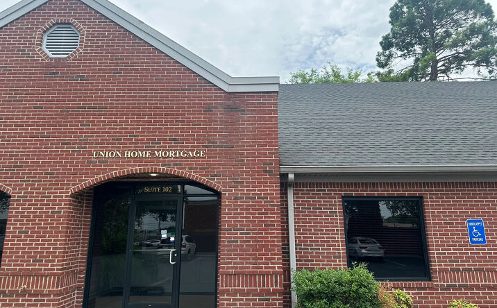 Pictures of Office property located at 1011 Lehman Ave Ste 102, Bowling Green, KY 42103 for lease - image #1