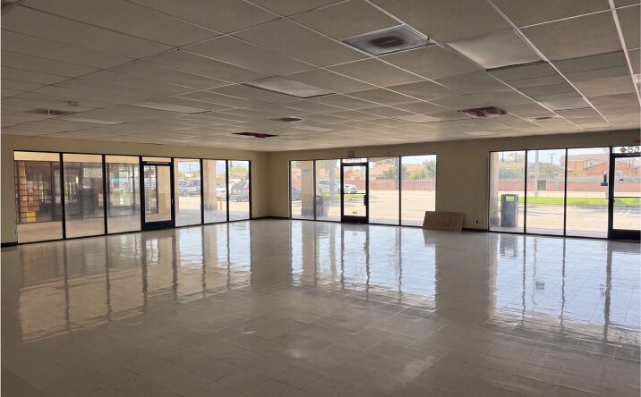 Pictures of Retail property located at 2165 East Channel Islands Boulevard, Oxnard, CA 93033 for lease - image #1