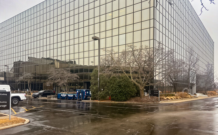 Pictures of Office property located at 5250 Old Orchard  Suite 300, Skokie, IL 60077 for lease - image #1