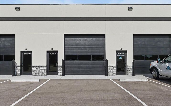 Pictures of Retail, Office property located at 208 W Richardson Street, Smithville, MO 64089 for lease - image #1