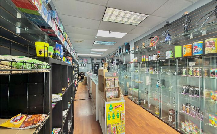 Pictures of Retail property located at 5325 SW 8th ST, Coral Gables, FL 33134 for lease - image #1