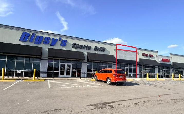 Pictures of Special Purpose, Retail, Office property located at 7802 BROOKVILLE RD, INDIANAPOLIS, IN 46239-1086 for lease - image #1