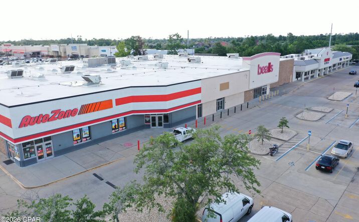 Pictures of Retail property located at 2333 N HWY 77, PANAMA CITY, FL 32405-5281 for lease - image #1