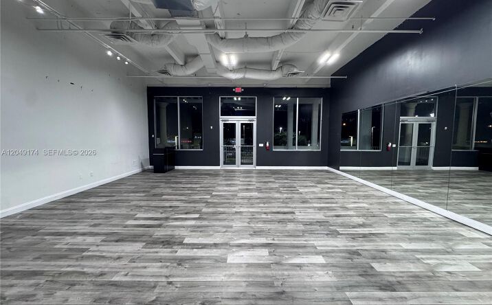Pictures of Retail, Industrial property located at 2175 NE 163rd St # 2175, North Miami Beach, FL 33162 for lease - image #1